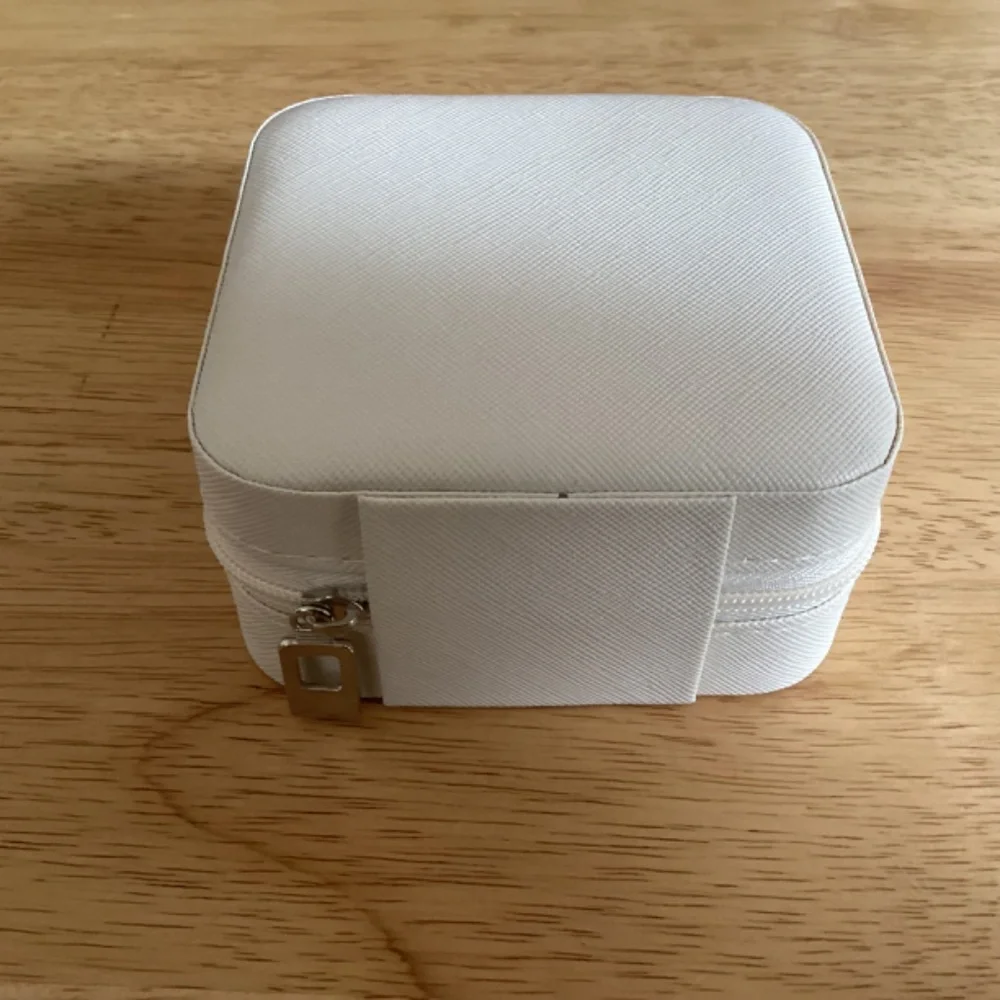 White Leather Jewelry Storage Box/Travel Box/Portable Jewelry Box